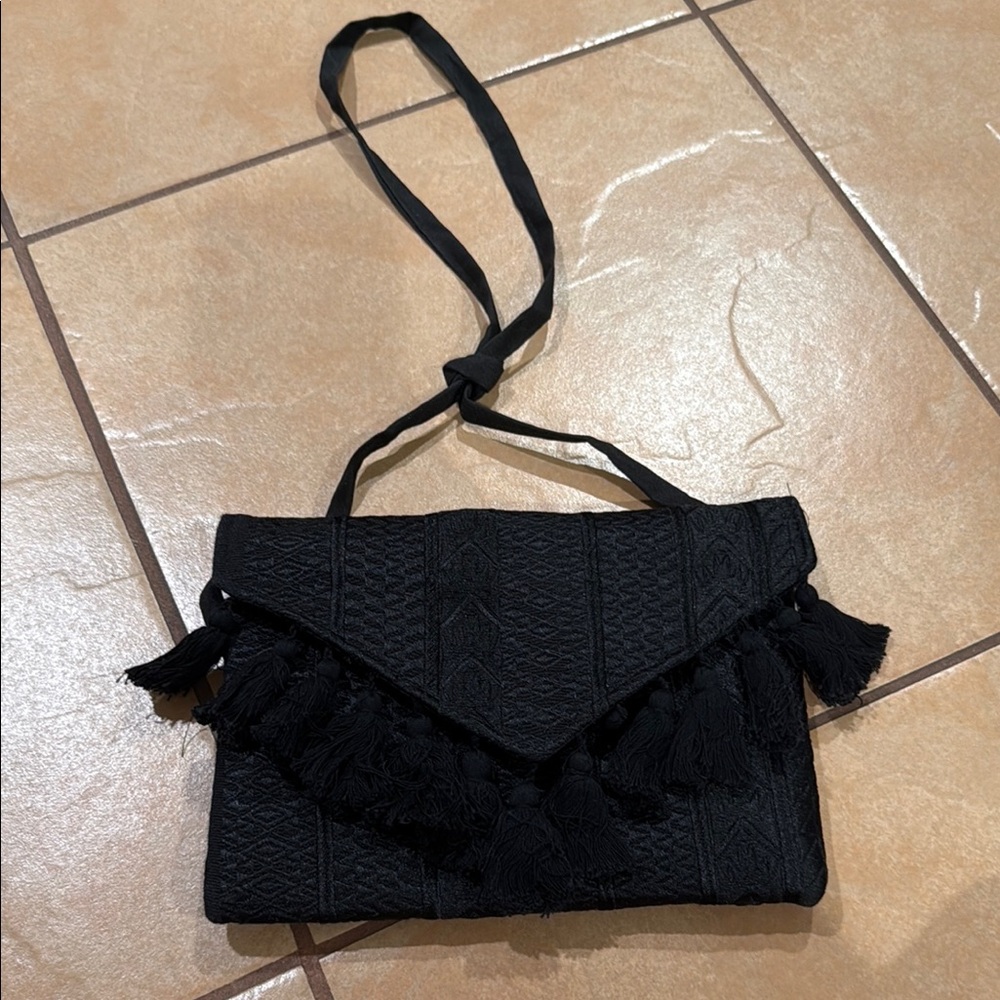 Sleek Black Lace Clutch with Ruffle Detail